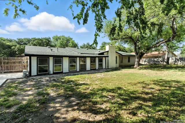 202 Shalimar Dr, Castle Hills, TX 78213