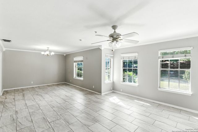 202 Shalimar Dr, Castle Hills, TX 78213