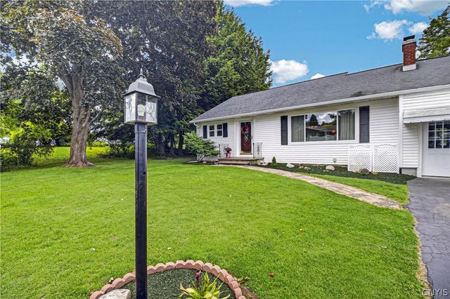 5 Lyndon Rd, Whitestown, NY 13492