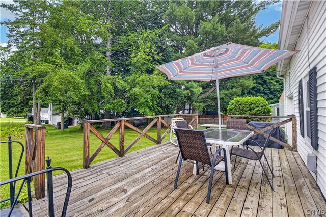 5 Lyndon Rd, Whitestown, NY 13492
