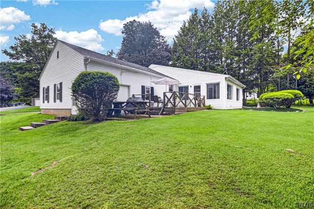 5 Lyndon Rd, Whitestown, NY 13492