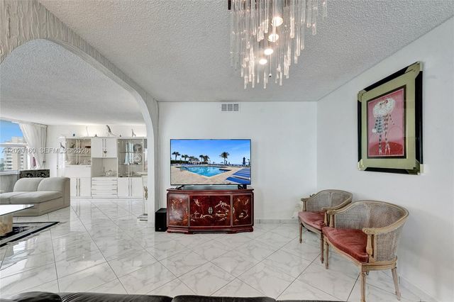 1920 S Ocean Drive 16B, Hallandale Beach, FL 33009