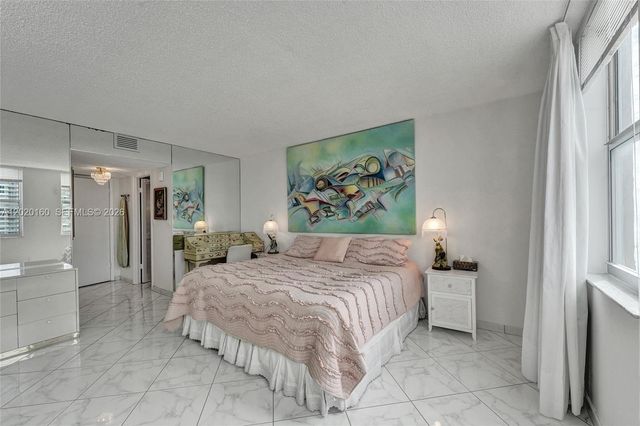 1920 S Ocean Drive 16B, Hallandale Beach, FL 33009