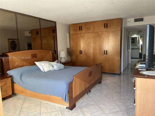 1920 S Ocean Drive 16B, Hallandale Beach, FL 33009