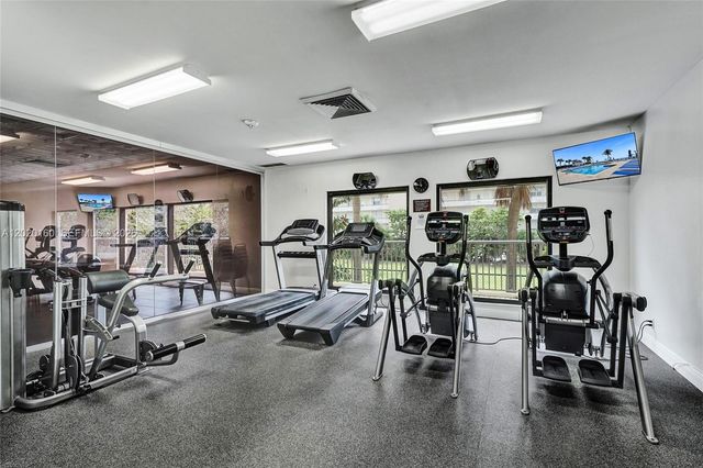 1920 S Ocean Drive 16B, Hallandale Beach, FL 33009
