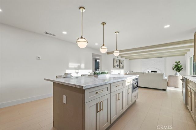 1917 N Omalley Way, Upland, CA 91784
