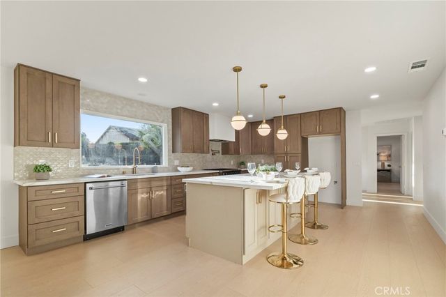 1917 N Omalley Way, Upland, CA 91784