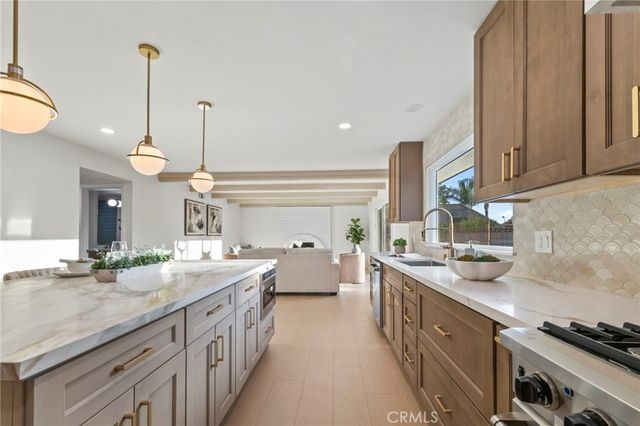 1917 N Omalley Way, Upland, CA 91784