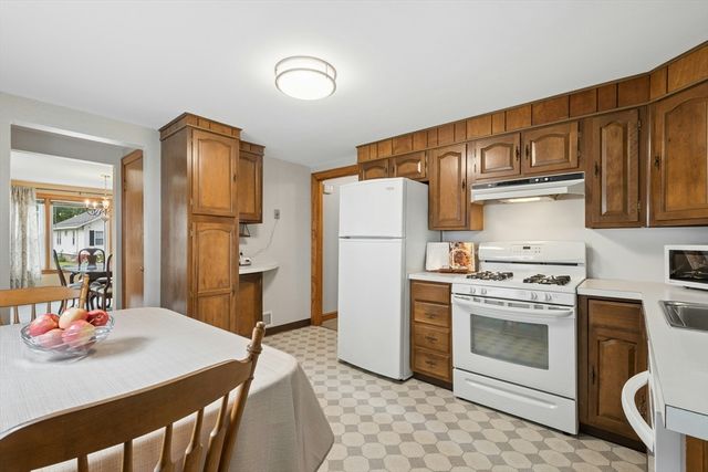 88 Kendall Ave, Framingham, MA 01702