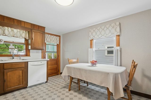 88 Kendall Ave, Framingham, MA 01702