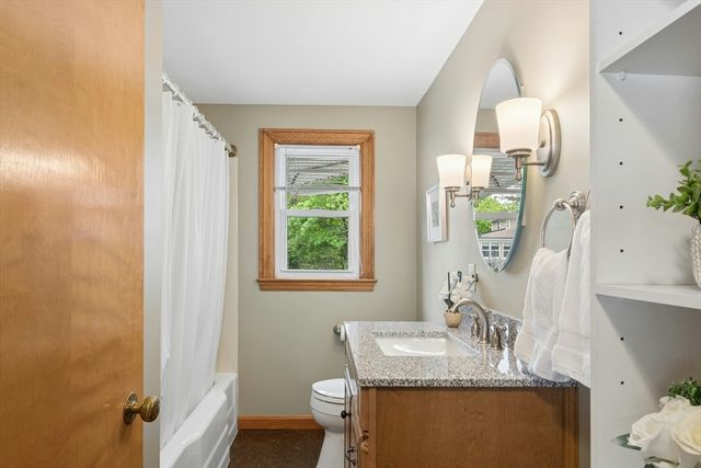 88 Kendall Ave, Framingham, MA 01702