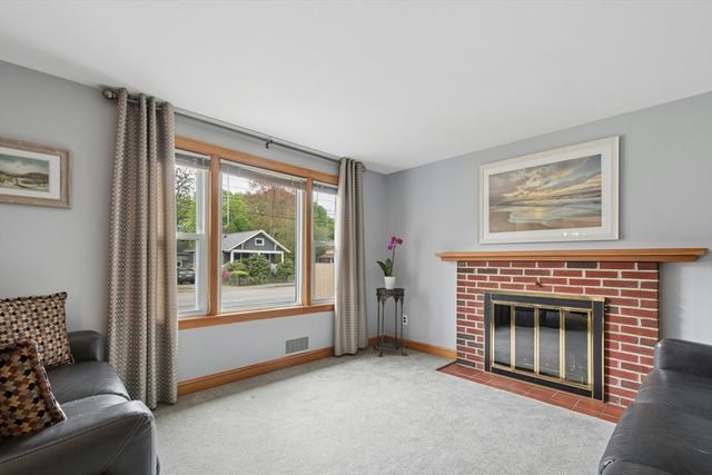 88 Kendall Ave, Framingham, MA 01702