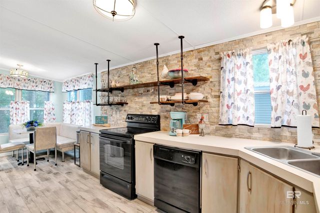 1854 Suavez Drive, Lillian, AL 36549