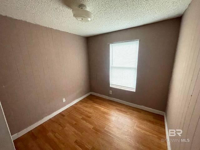 199 Robin Circle, Robertsdale, AL 36567