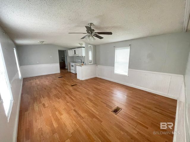 199 Robin Circle, Robertsdale, AL 36567