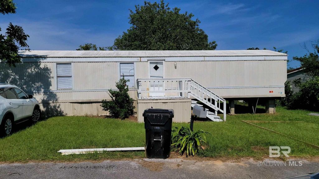 199 Robin Circle, Robertsdale, AL 36567