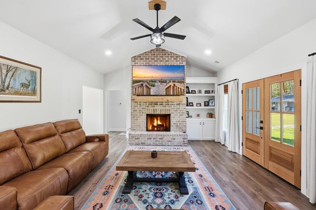 410 Miracle Ct, Andrews, SC 29510