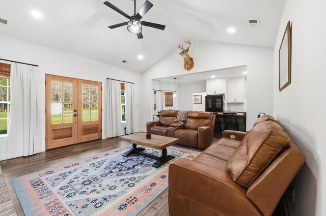 410 Miracle Ct, Andrews, SC 29510