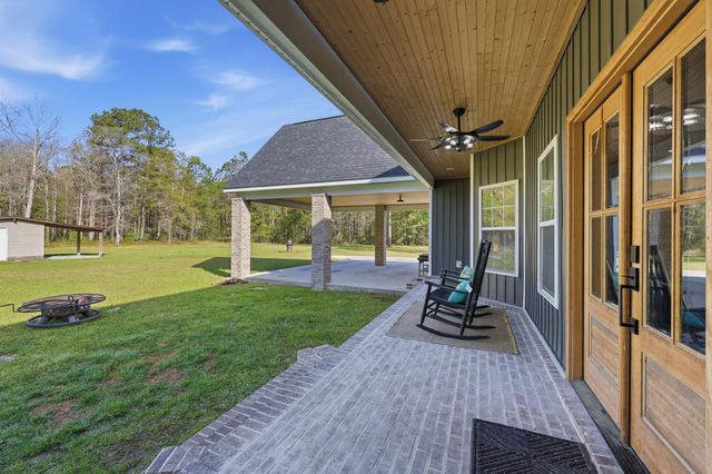 410 Miracle Ct, Andrews, SC 29510