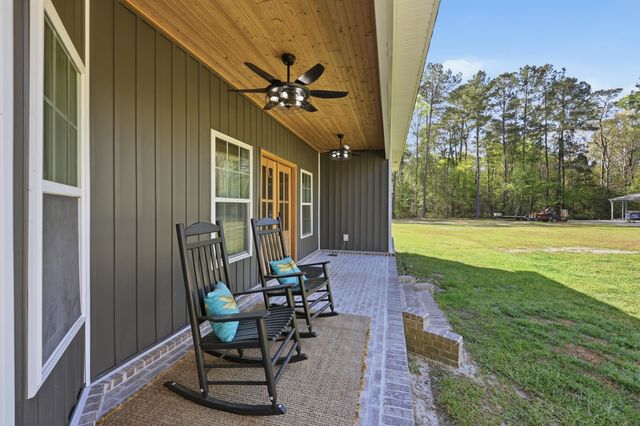 410 Miracle Ct, Andrews, SC 29510