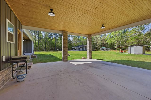 410 Miracle Ct, Andrews, SC 29510