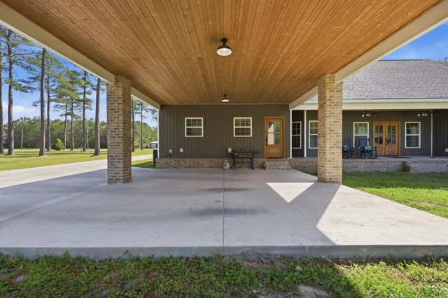 410 Miracle Ct, Andrews, SC 29510