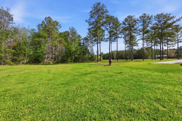 410 Miracle Ct, Andrews, SC 29510