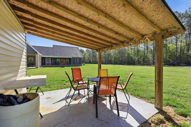 410 Miracle Ct, Andrews, SC 29510
