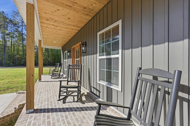 410 Miracle Ct, Andrews, SC 29510