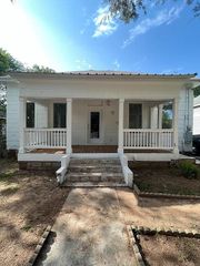 705 W Green Street, Palestine, TX 75801