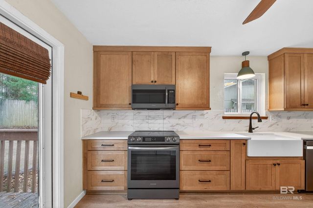 103 Willowbrook Circle, Daphne, AL 36526