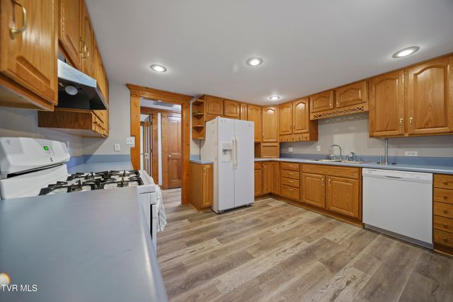 2028 Dry Hill Road, Butler, TN 37640