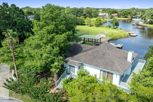 420 Caribe Place, Gulfport, MS 39507