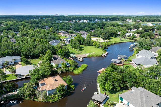 420 Caribe Place, Gulfport, MS 39507