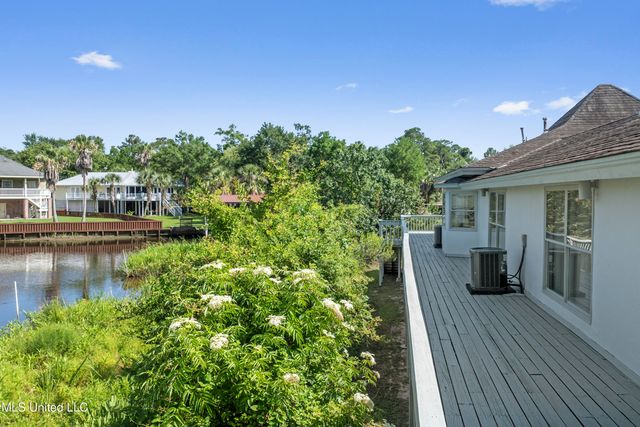 420 Caribe Place, Gulfport, MS 39507