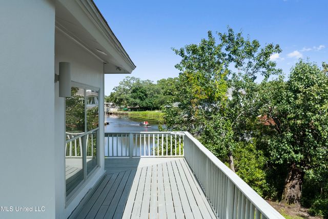 420 Caribe Place, Gulfport, MS 39507