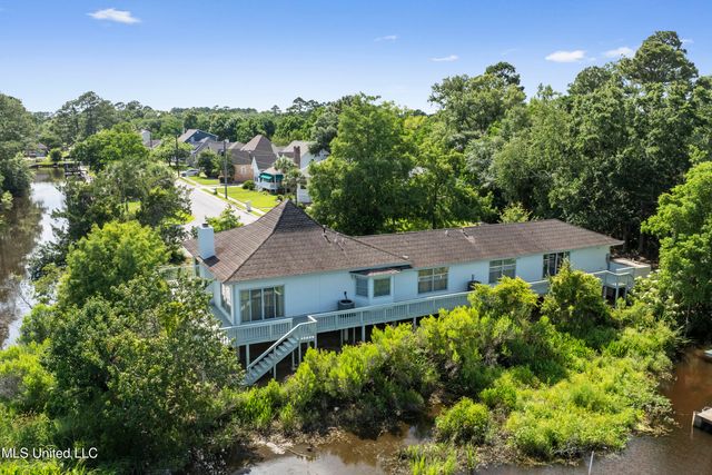 420 Caribe Place, Gulfport, MS 39507