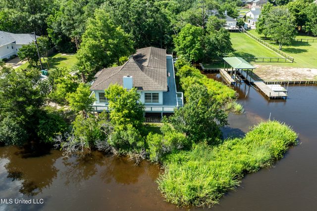 420 Caribe Place, Gulfport, MS 39507