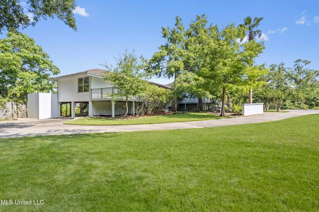 420 Caribe Place, Gulfport, MS 39507