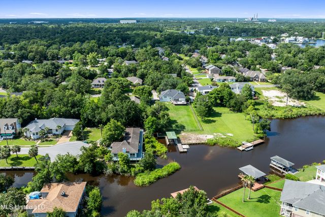 420 Caribe Place, Gulfport, MS 39507