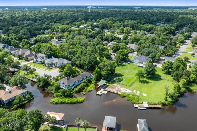 420 Caribe Place, Gulfport, MS 39507