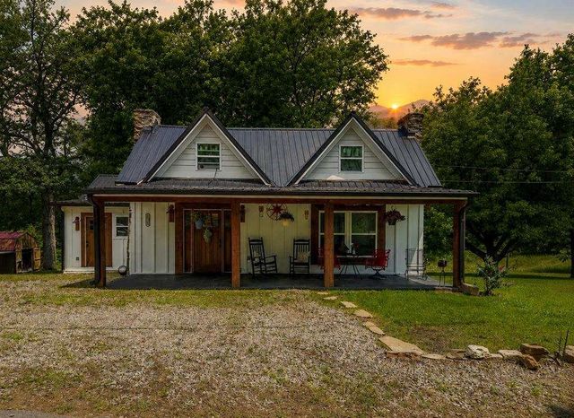 130 Old Blairsville Highway, Talking Rock, GA 30175