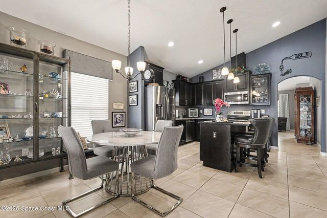 2365 Snapdragon Drive NW, West Melbourne, FL 32904