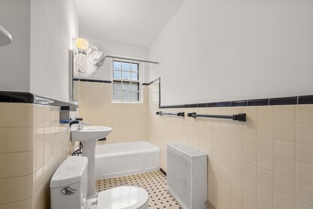1490 Beacon St 3, Brookline, MA 02446