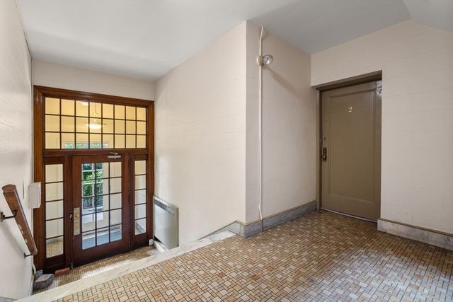 1490 Beacon St 3, Brookline, MA 02446