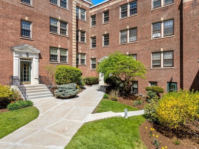 1490 Beacon St 3, Brookline, MA 02446
