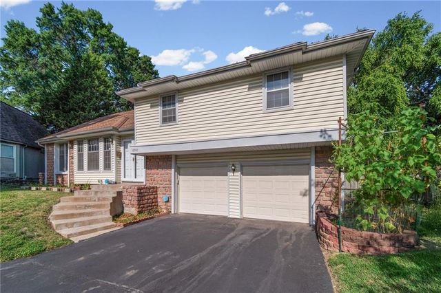 10530 Wedd Street, Overland Park, KS 66212