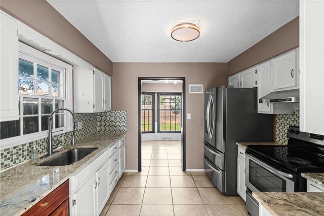 10530 Wedd Street, Overland Park, KS 66212