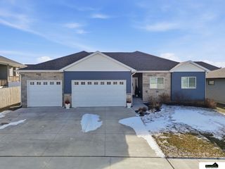 7441 Maxine Drive, Lincoln, NE 68516
