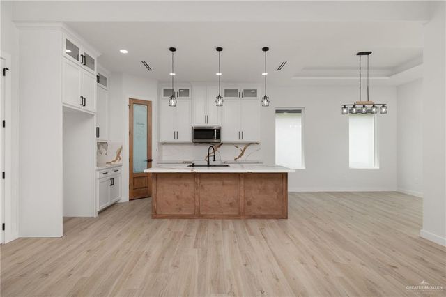 5901 N Playa Del Sol Street, Edinburg, TX 78542